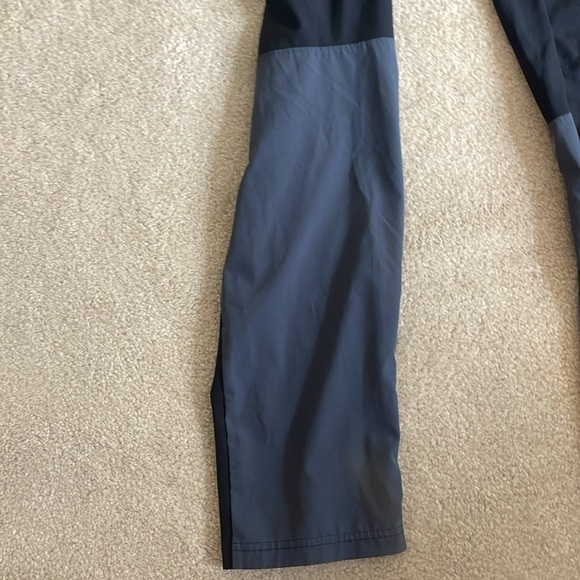 UA women’s sweatpants - Picture 2 of 6